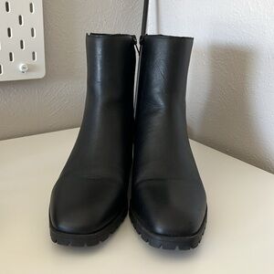 Crown Vintage Platform Chelsea Boots